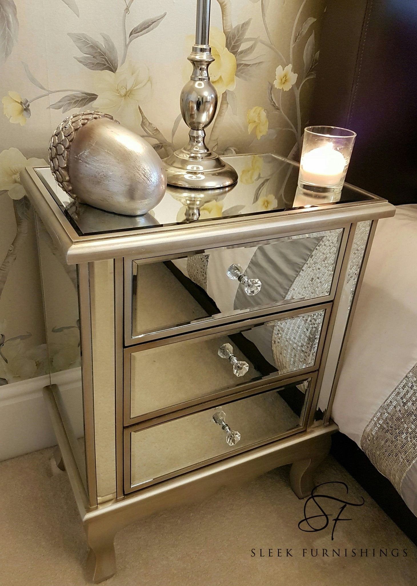 Vintage Mirrored Bedside Table 3 Drawer – Close Up Drawer & Material Finish Detail