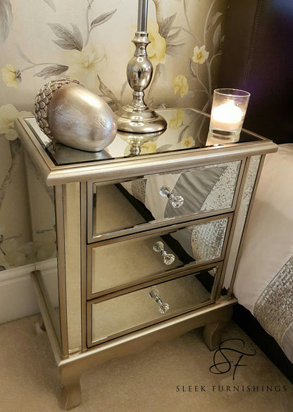 Vintage Mirrored Bedside Table 3 Drawer – Close Up Drawer & Material Finish Detail
