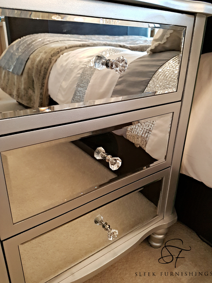 Vintage Mirrored Bedside Table – Close Up Drawer & Material Finish Detail